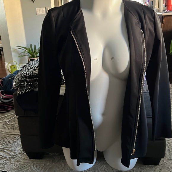 Blazerish - Picture 1 of 4